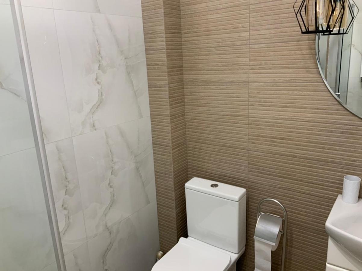 Дизайнерський Ремонт&Центр& Vip, Електрозаправка На Території Будинку Rivne Esterno foto